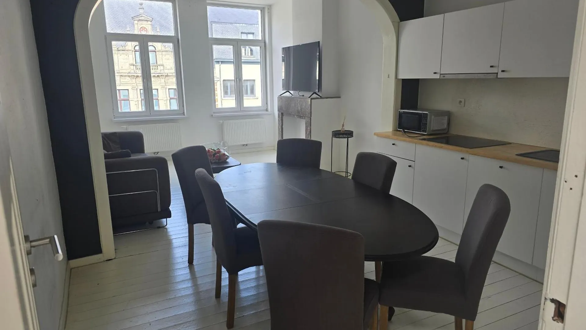 Living History - Suikernest Aparthotel Antwerp