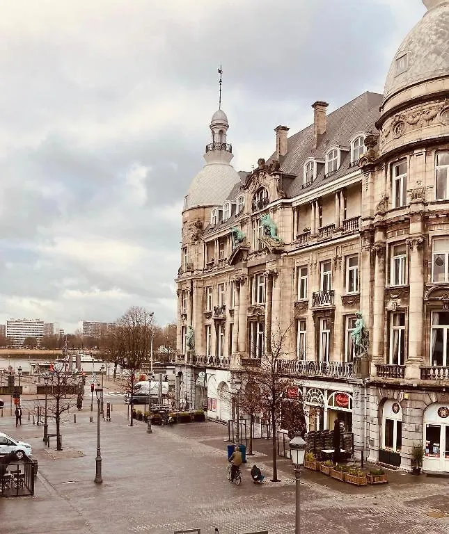 Living History - Suikernest Aparthotel Antwerp