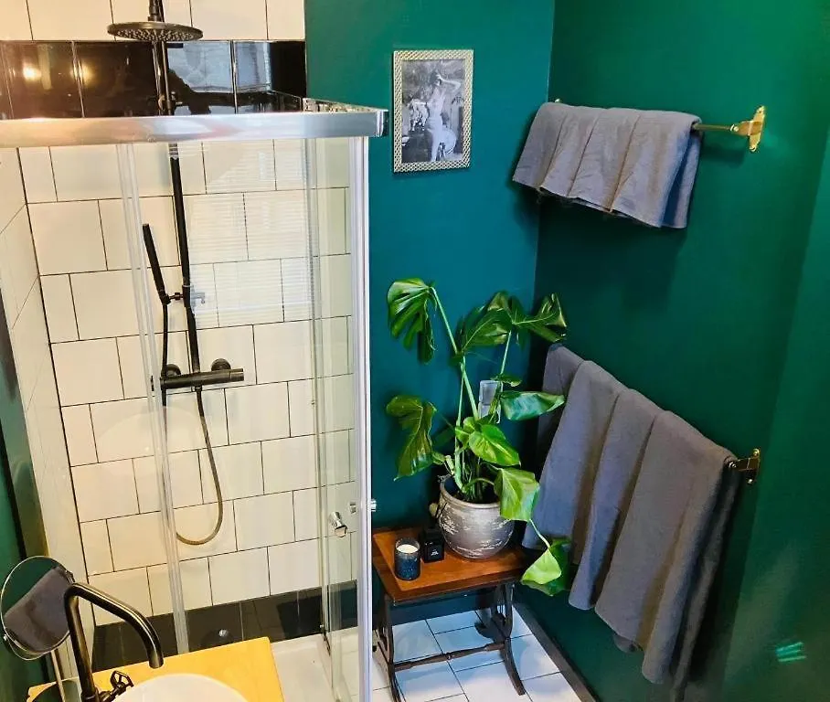 Living History - Suikernest Aparthotel Antwerp 0*,