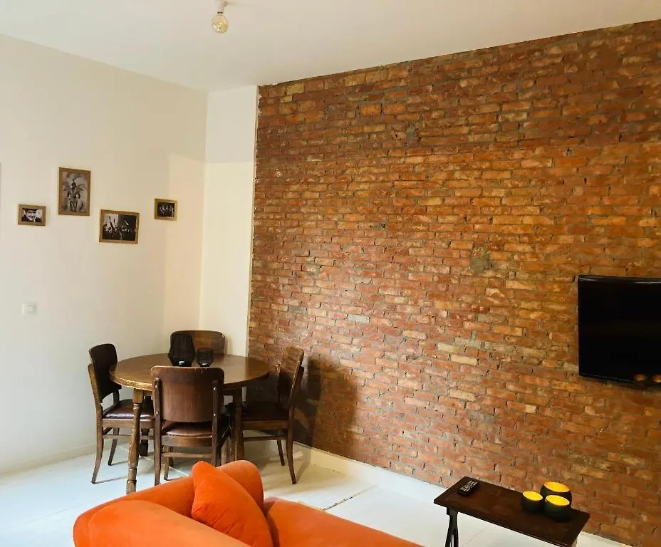 Living History - Suikernest Aparthotel Antwerp